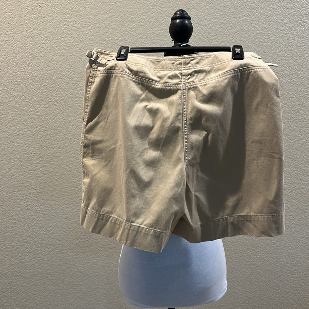 Vintage Lauren Ralph Lauren Women's Tan Shorts - Picture 6 of 9